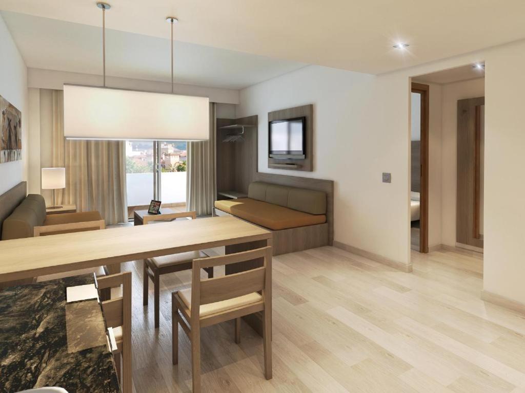 Cabot Tres Torres Apartment