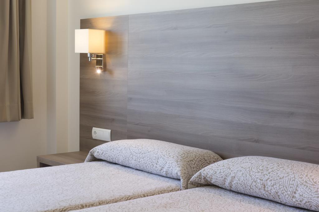 Cabot Tres Torres Apartment
